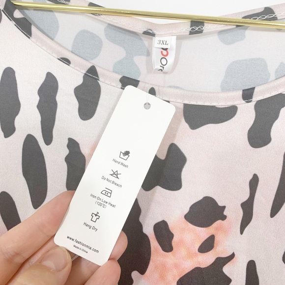 NWT High-Low Leopard Print Top - Picture 9 of 9